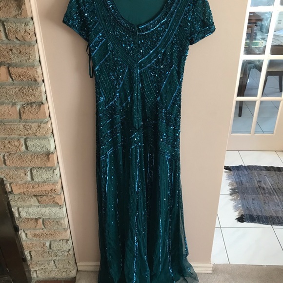 Adrianna Papell geometric beaded gown - Picture 3 of 4